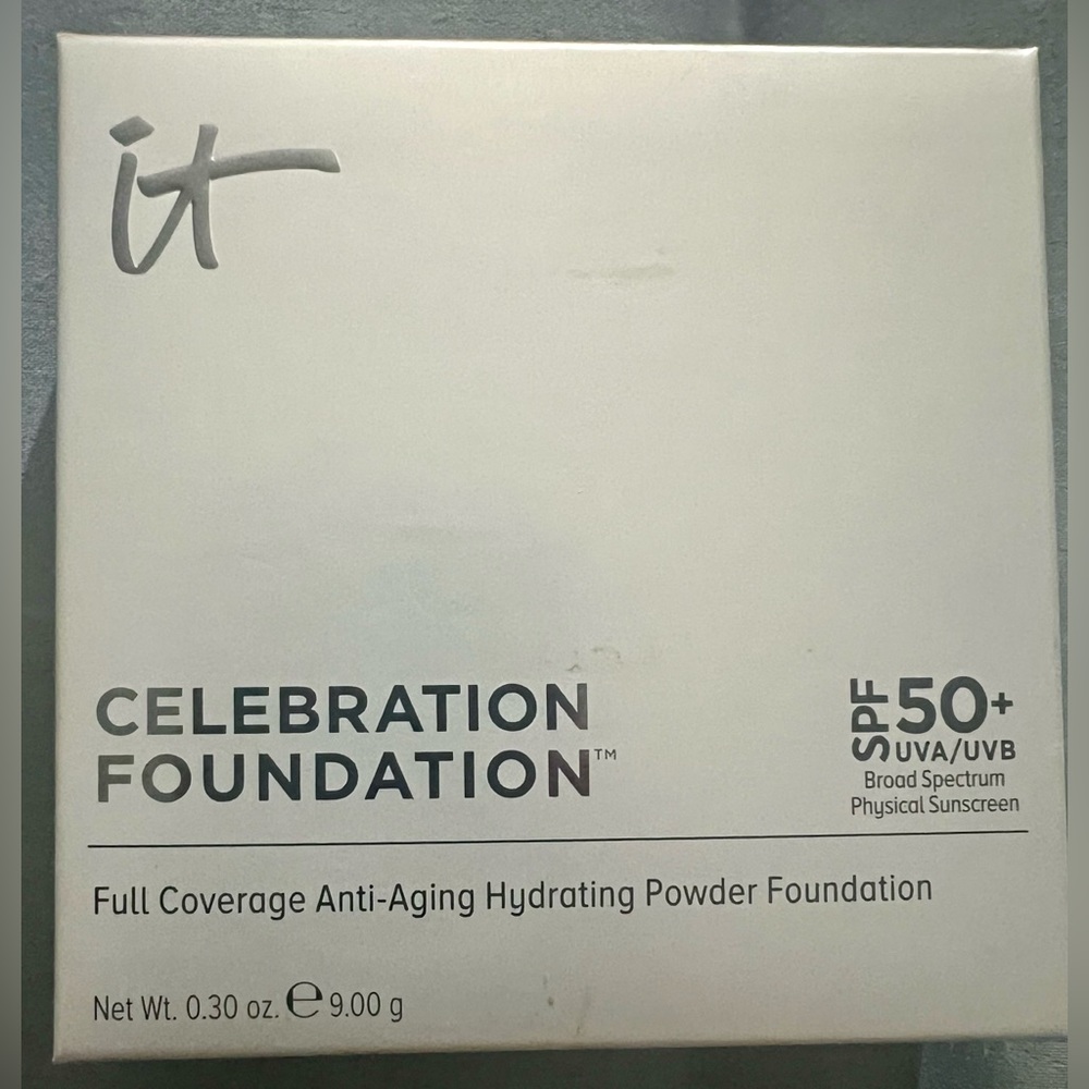 IT Cosmetics Celebration Foundation- Shade: Medium .30oz (discontinued) - Picture 1 of 3